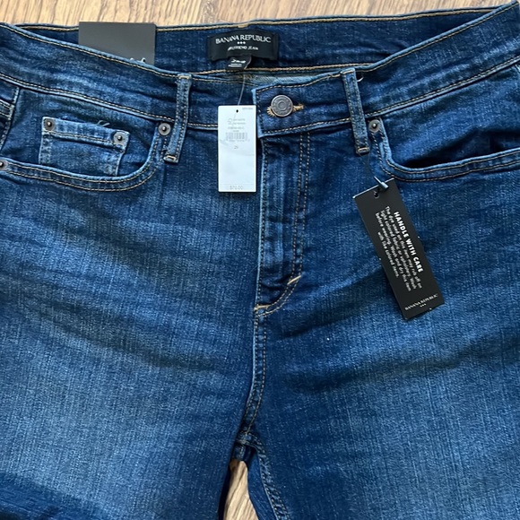 Banana Republic Girlfriend cut jeans - Picture 2 of 4